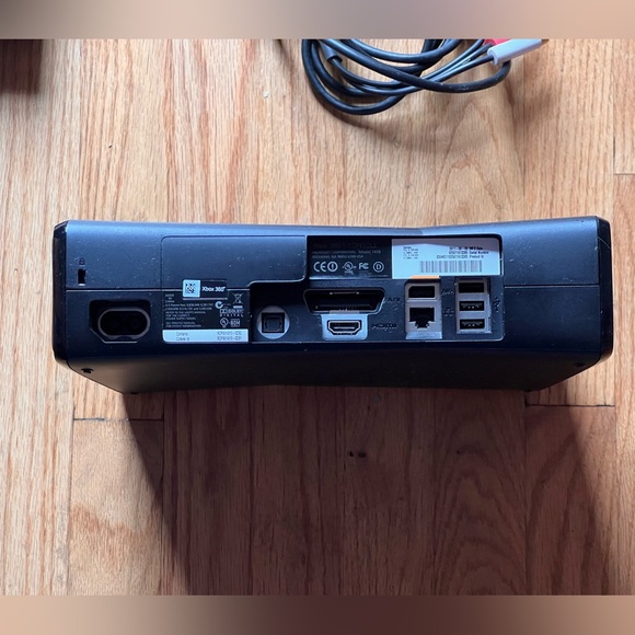 XBox 360 S Kinect - Picture 8 of 10